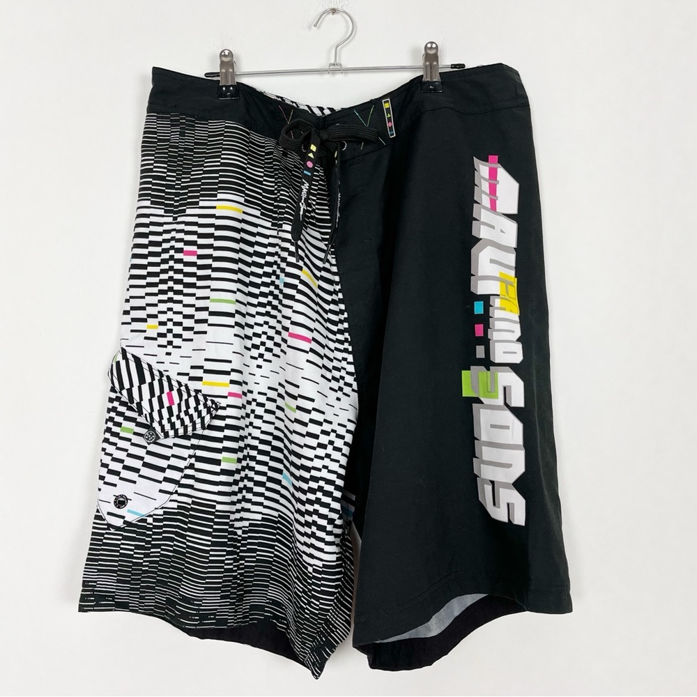 NWT Maui and Sons Men’s Board Shorts 38